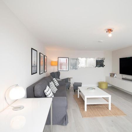 מיידנהד Spacious Apartment With Parking Space, Close To Heathrow, Elizabeth Line And Windsor מראה חיצוני תמונה