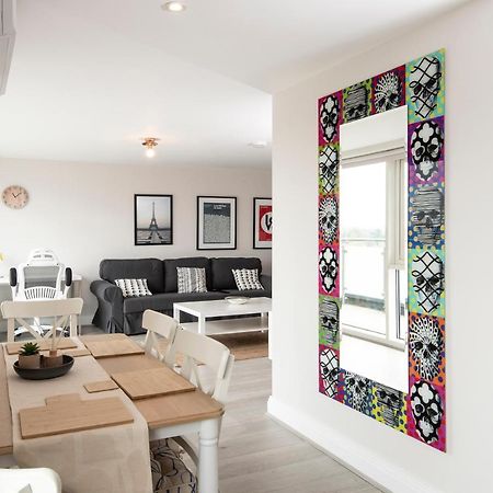 מיידנהד Spacious Apartment With Parking Space, Close To Heathrow, Elizabeth Line And Windsor מראה חיצוני תמונה
