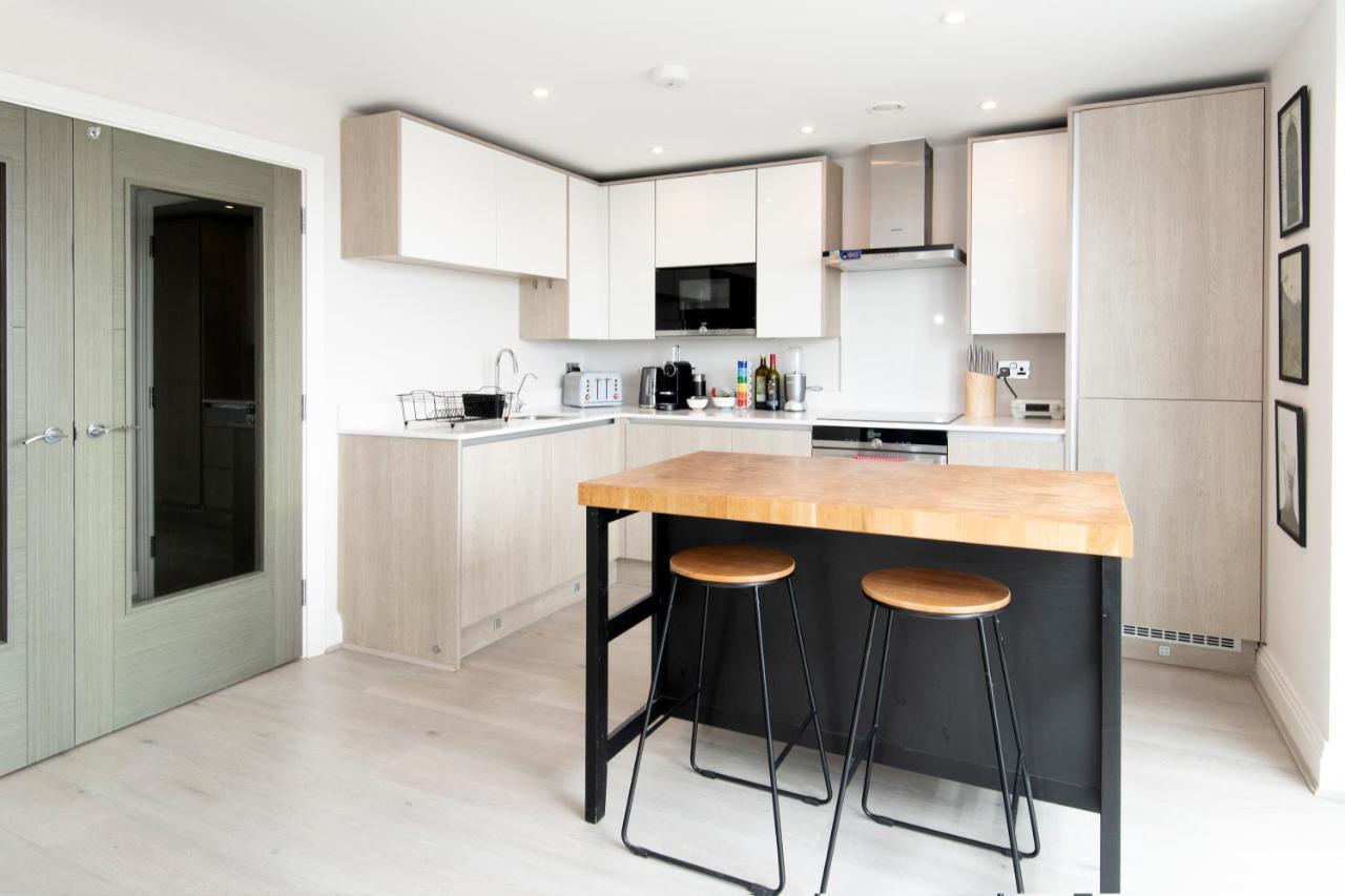 מיידנהד Spacious Apartment With Parking Space, Close To Heathrow, Elizabeth Line And Windsor מראה חיצוני תמונה